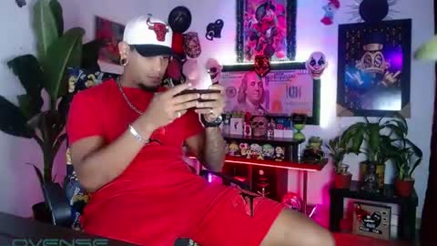 Aharon  ravelo online show from 07/04/26, 04:18