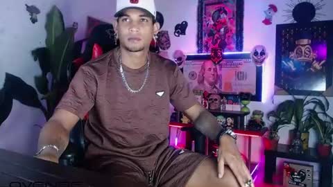 Aharon  ravelo online show from 07/17/26, 02:18