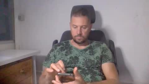 Snapshot of sexoatope79 chatting on 10/05/25, 06:23 sexoatope79 online show from 10/05/25, 06:23