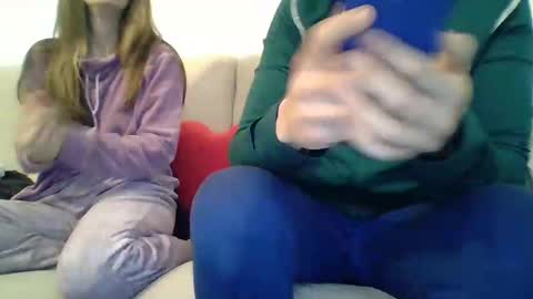 sexopareja332023 online show from 02/09/25, 11:47