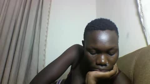 sexqueen02 online show from 10/28/25, 08:00