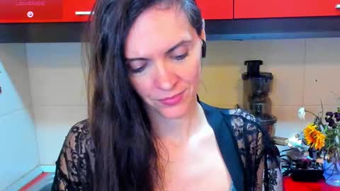 Snapshot of sexqueen1111 chatting on 01/25/25, 10:29 sexqueen1111 online show from 01/25/25, 10:29