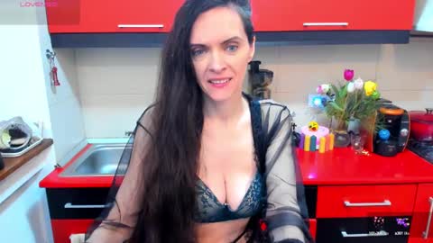 Snapshot of sexqueen1111 chatting on 02/01/25, 04:24 sexqueen1111 online show from 02/01/25, 04:24