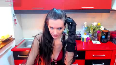 Snapshot of sexqueen1111 chatting on 02/03/25, 08:13 sexqueen1111 online show from 02/03/25, 08:13