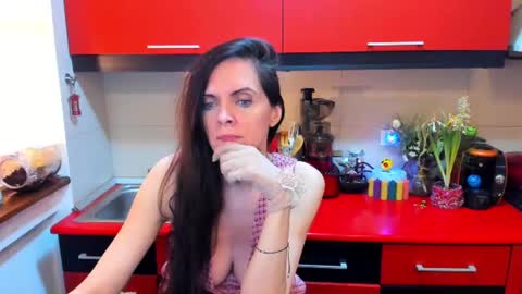 Snapshot of sexqueen1111 chatting on 02/09/25, 10:00 sexqueen1111 online show from 02/09/25, 10:00
