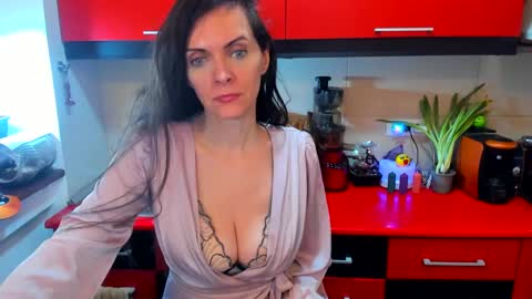 Snapshot of sexqueen1111 chatting on 03/07/25, 04:35 sexqueen1111 online show from 03/07/25, 04:35