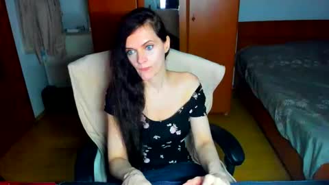 sexqueen1111 online show from 06/05/26, 09:09