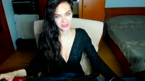 sexqueen1111 online show from 06/15/26, 08:22