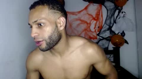 Snapshot of sexseason777 chatting on 10/25/25, 02:41 STIIV G online show from 10/25/25, 02:41