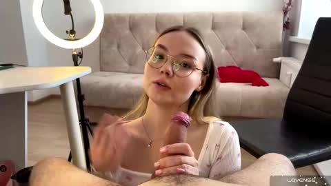 Snapshot of sexstar_l1fstyl3 chatting on 02/21/25, 07:23 Diana online show from 02/21/25, 07:23