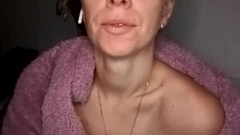 Snapshot of sexualangel chatting on 12/03/25, 07:49 Verona online show from 12/03/25, 07:49