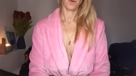 Snapshot of sexualangel chatting on 02/27/26, 07:30 Verona online show from 02/27/26, 07:30