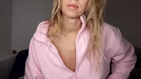 Snapshot of sexualangel chatting on 04/02/26, 03:37 Verona online show from 04/02/26, 03:37