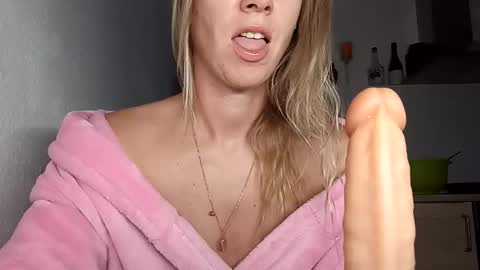 Snapshot of sexualangel chatting on 06/11/26, 02:22 Verona online show from 06/11/26, 02:22