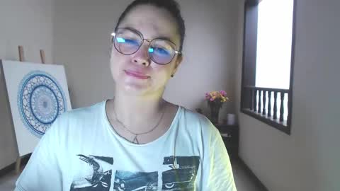 Snapshot of sexwwoman chatting on 02/16/25, 09:16 CHIARA online show from 02/16/25, 09:16