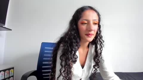 Snapshot of sexx_hunters chatting on 09/26/25, 08:35 Jax and Lu online show from 09/26/25, 08:35