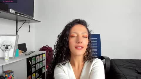 Snapshot of sexx_hunters chatting on 09/29/25, 06:02 Jax and Lu online show from 09/29/25, 06:02