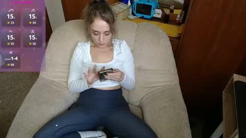 Snapshot of sexxxycrystali chatting on 06/01/26, 12:07 sexxxycrystali online show from 06/01/26, 12:07