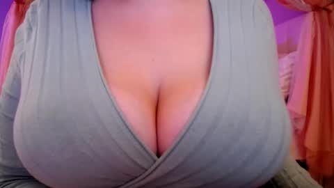 Snapshot of sexxxyprincess chatting on 09/27/25, 02:38 Princess online show from 09/27/25, 02:38