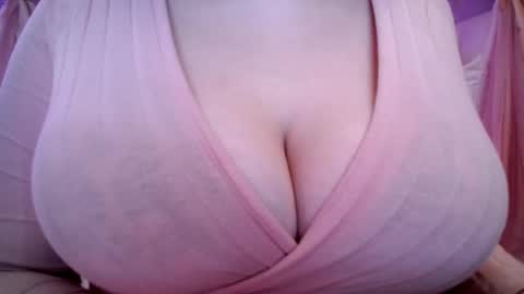Snapshot of sexxxyprincess chatting on 02/02/26, 02:32 Princess online show from 02/02/26, 02:32