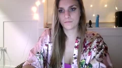 sexxxyvibes online show from 12/18/25, 08:09