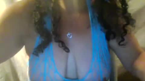 Snapshot of sexxy86 chatting on 06/16/26, 02:47 CurvyMILF86 online show from 06/16/26, 02:47