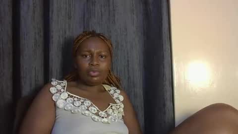 Snapshot of sexxy_amira chatting on 10/19/25, 09:54 sexxy_amira online show from 10/19/25, 09:54