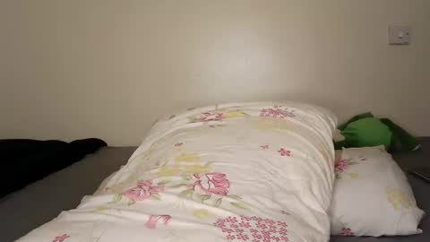 Snapshot of sexxy_bhaddie chatting on 03/23/26, 12:20 kisses online show from 03/23/26, 12:20