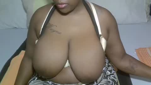 Snapshot of sexxy_brii chatting on 05/30/26, 06:10 sexxy_brii online show from 05/30/26, 06:10