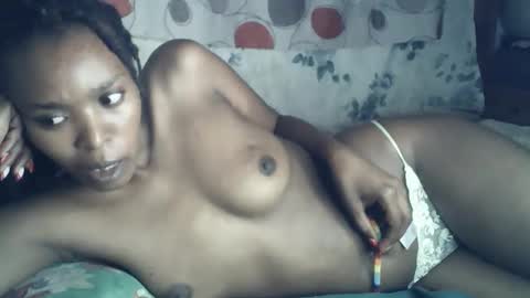 Snapshot of sexxy_curvy23 chatting on 03/19/26, 04:05 sexxy_curvy23 online show from 03/19/26, 04:05