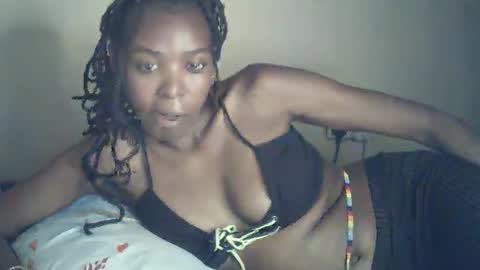 Snapshot of sexxy_curvy23 chatting on 05/27/26, 04:09 sexxy_curvy23 online show from 05/27/26, 04:09