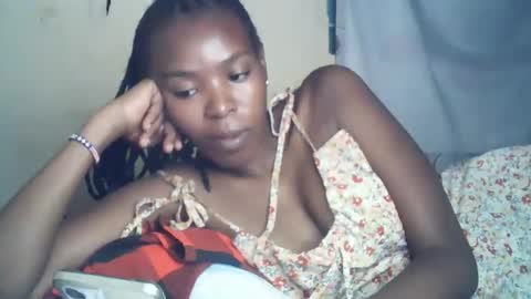Snapshot of sexxy_curvy23 chatting on 06/25/26, 03:28 sexxy_curvy23 online show from 06/25/26, 03:28