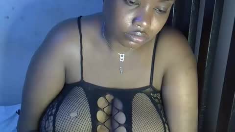 Snapshot of sexxy_mish chatting on 10/27/25, 03:32 sexxy_mish online show from 10/27/25, 03:32