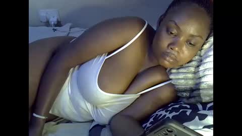 Snapshot of sexxy_mish chatting on 11/17/25, 08:14 sexxy_mish online show from 11/17/25, 08:14