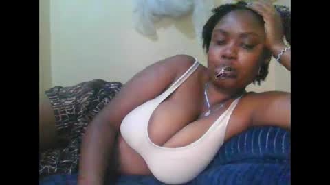 Snapshot of sexxy_mish chatting on 01/17/26, 11:04 sexxy_mish online show from 01/17/26, 11:04