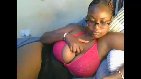 Snapshot of sexxy_mish chatting on 02/25/26, 05:06 sexxy_mish online show from 02/25/26, 05:06