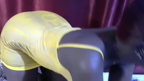Snapshot of sexxy_veee chatting on 09/15/25, 03:28 sexxy_veee online show from 09/15/25, 03:28