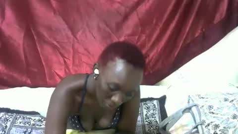 Snapshot of sexxy_veee chatting on 10/16/25, 08:32 sexxy_veee online show from 10/16/25, 08:32