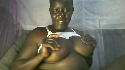 Snapshot of sexxychris123 chatting on 05/17/26, 02:35 24 online show from 05/17/26, 02:35