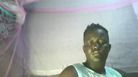 Snapshot of sexxychris123 chatting on 05/18/26, 04:07 24 online show from 05/18/26, 04:07