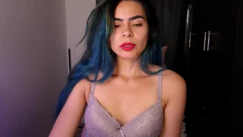 Snapshot of sexxylady__ chatting on 09/09/25, 01:16 Angie online show from 09/09/25, 01:16