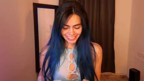 Snapshot of sexxylady__ chatting on 10/08/25, 11:24 Angie online show from 10/08/25, 11:24