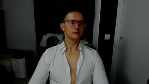 Sexxymuscles4U online show from 11/11/25, 07:41