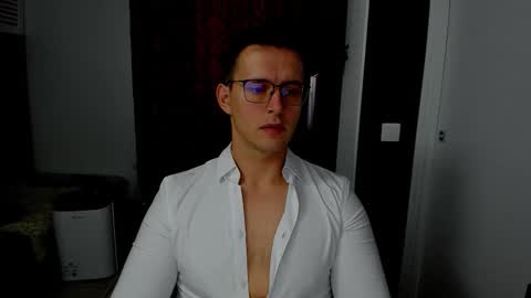 Sexxymuscles4U online show from 11/15/25, 09:39