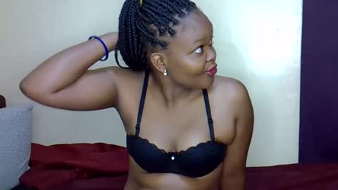 Snapshot of sexxyterry chatting on 10/28/25, 05:33 Sexxyterrys online show from 10/28/25, 05:33