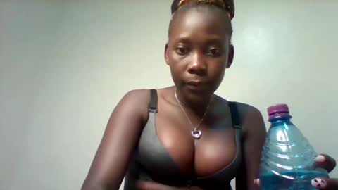 Snapshot of sexxyvajaina chatting on 02/02/25, 11:53 sexxyvajaina online show from 02/02/25, 11:53