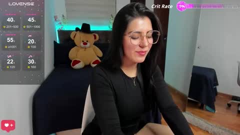 Snapshot of sexy_3512 chatting on 11/21/25, 12:10 LUXURY online show from 11/21/25, 12:10