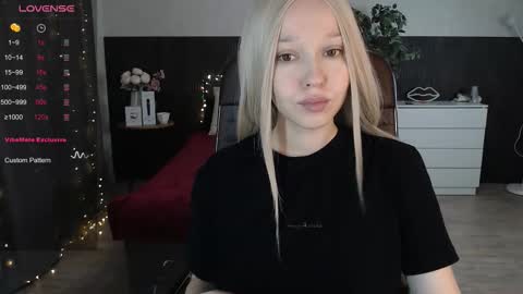 Alexia online show from 09/18/25, 11:34