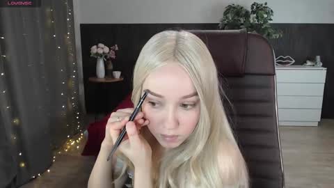 Alexia online show from 09/26/25, 12:09