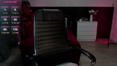 Alexia online show from 10/19/25, 07:14